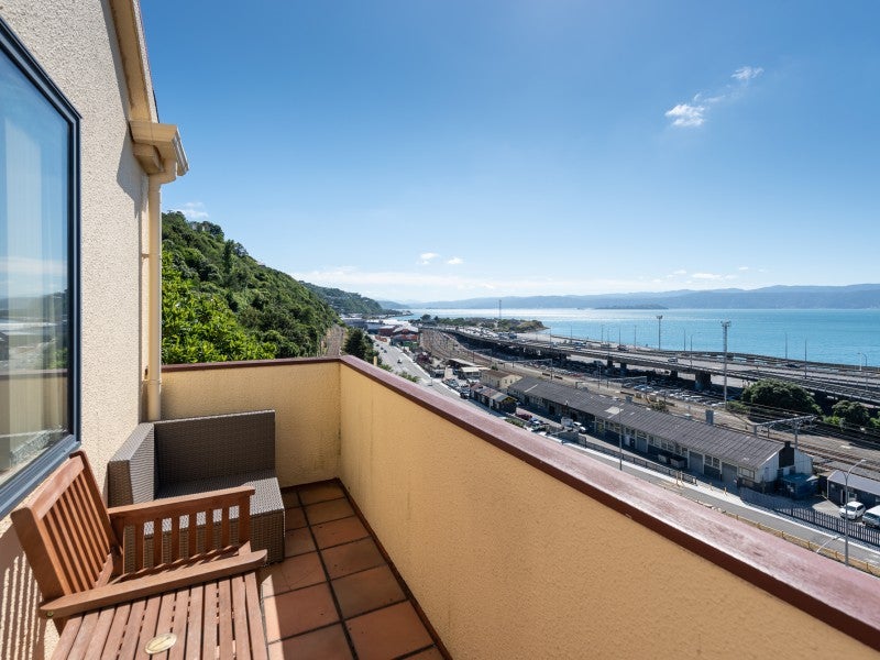 56 Sar Street, Pipitea, Wellington - Carousel 1