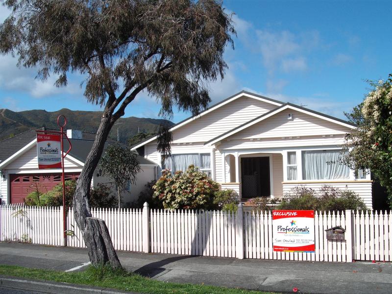 202 Waterloo Road, Hutt Central, Lower Hutt - Carousel 2