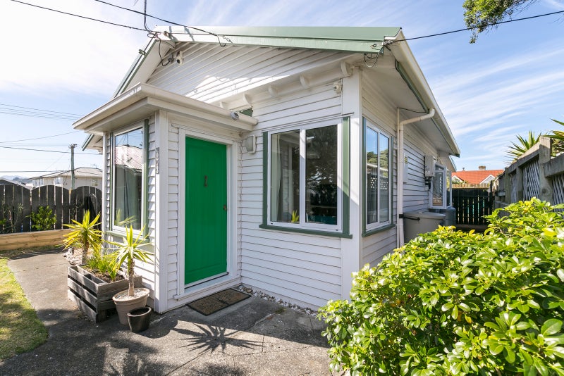 23 Rua Street, Lyall Bay, Wellington - Carousel 1