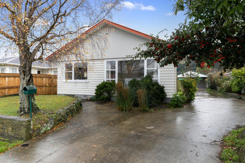 1/55 Karamu Crescent, Wainuiomata, Lower Hutt - Carousel 1