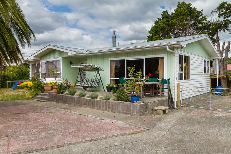 25A Merton Street, Trentham, Upper Hutt - Carousel 1