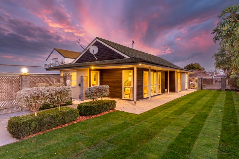 20 Heathglen Avenue, Parklands, Christchurch - Carousel 1