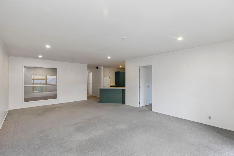 13/8 Girton Terrace, Mount Cook, Wellington - Carousel 2