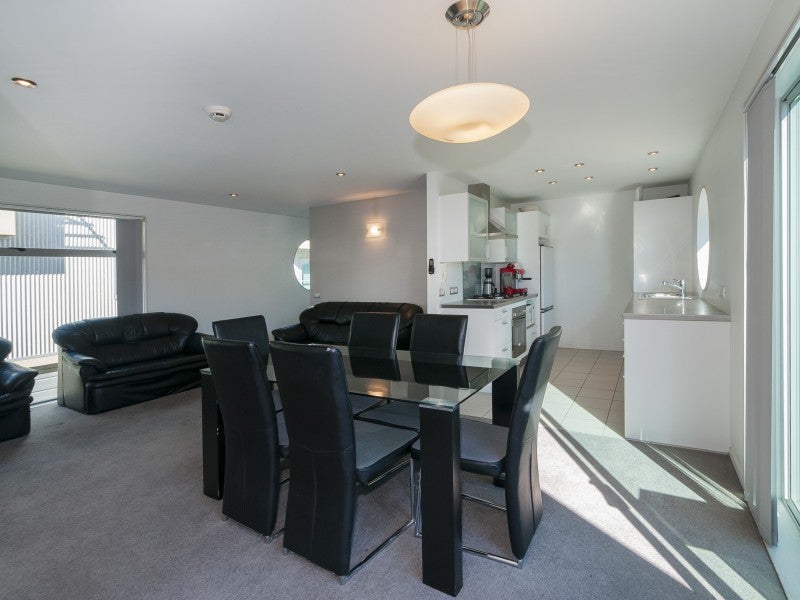 2B/10 Park Avenue, Epuni, Lower Hutt - Carousel 1