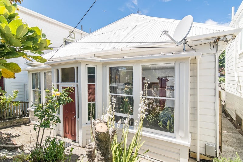 51 Brougham Street, Mount Victoria, Wellington - Carousel 1
