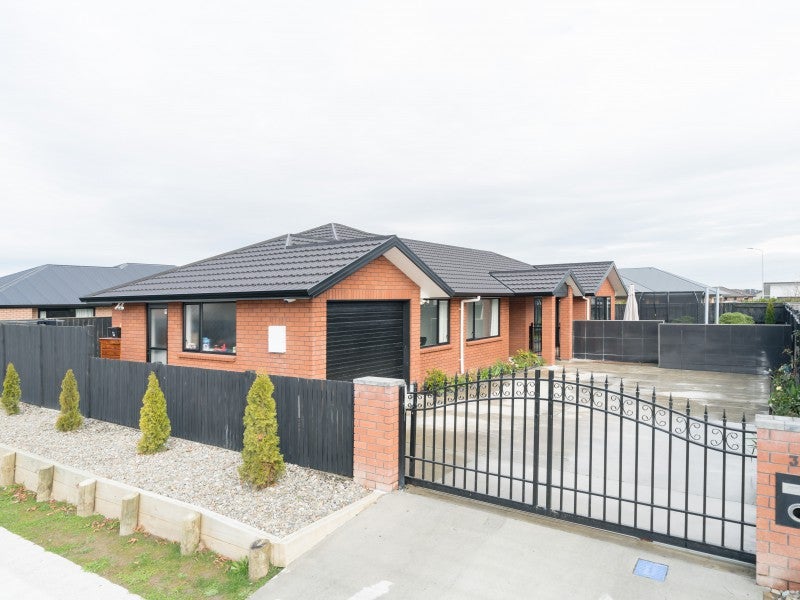 37 James Line, Kelvin Grove, Palmerston North - Carousel 1