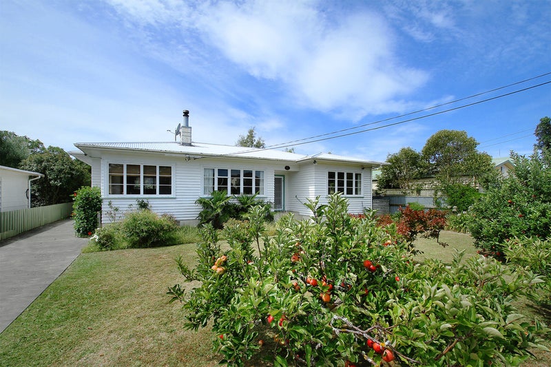16 Petane Road, Bay View, Napier - Carousel 1