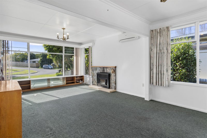 20 Stirling Grove, Greerton, Tauranga - Carousel 2