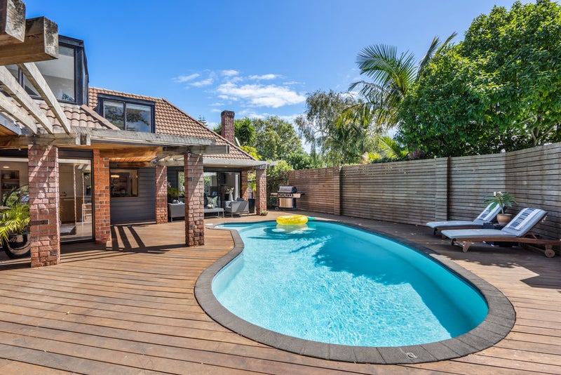 13 Clarence Road, Northcote Point, Auckland - Carousel 2