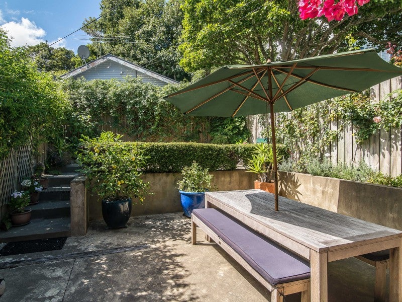 80 Aro Street, Aro Valley, Wellington - Carousel 2