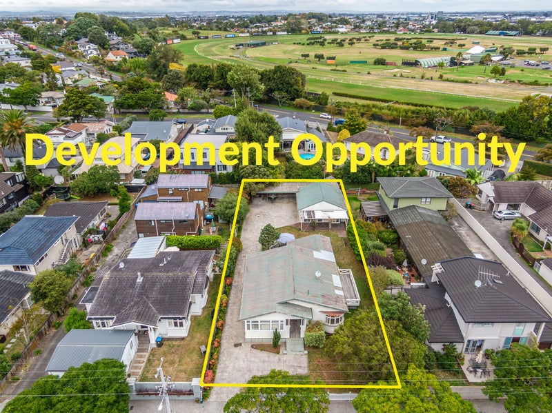 22 Rotomahana Terrace, Remuera, Auckland - Carousel 1