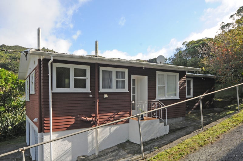 5 Chaucer Way, Karori, Wellington - Carousel 2