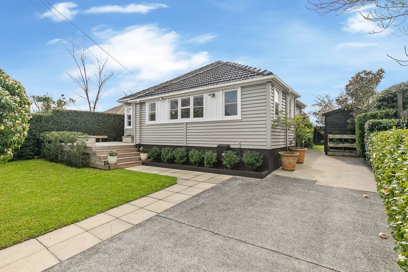 51 Alverston Street, Waterview, Auckland - Carousel 2