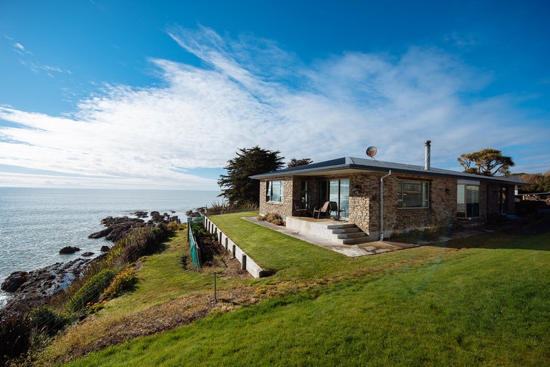 9 Esplanade, Balclutha - Carousel 1