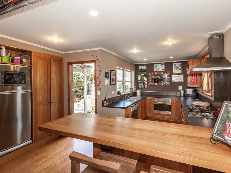 98 Featherston Street, Takaro, Palmerston North - Carousel 2
