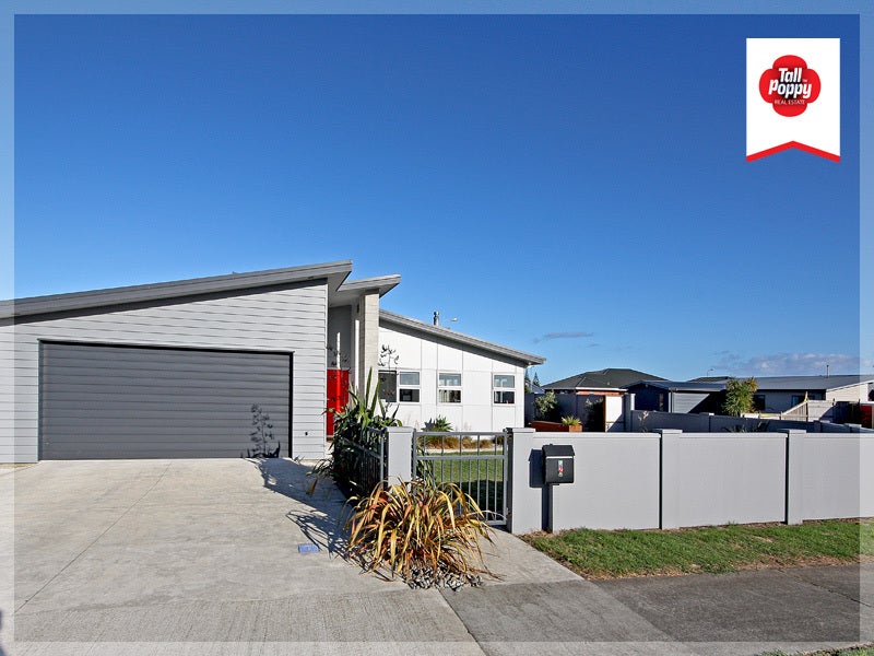 2 Godwit Court, Foxton Beach, Foxton - Carousel 1