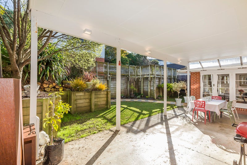 20 Ranui Crescent, Khandallah, Wellington - Carousel 22