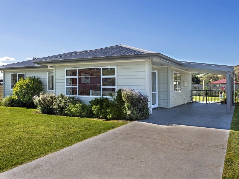 12 Ferris Crescent, Wainui, Gisborne - Carousel 2