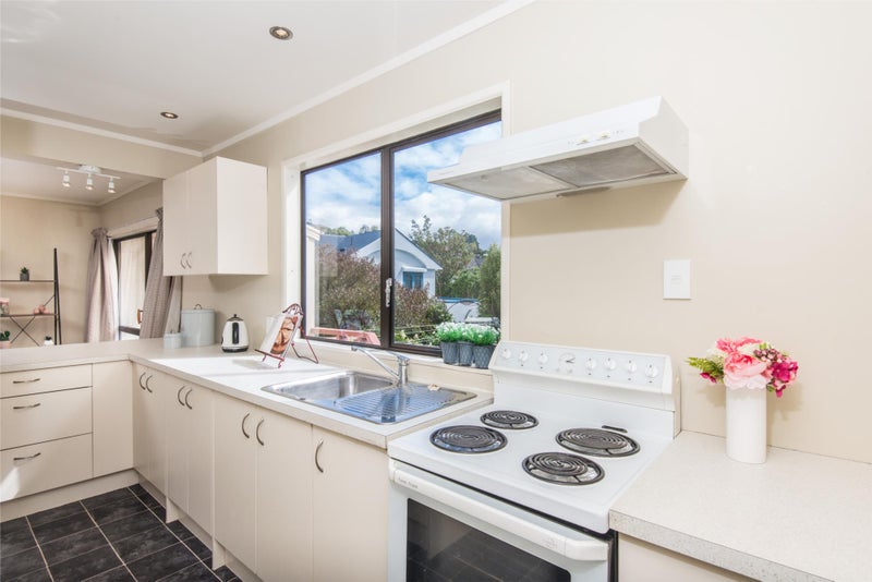 6/146 Newlands Road, Newlands, Wellington - Carousel 2