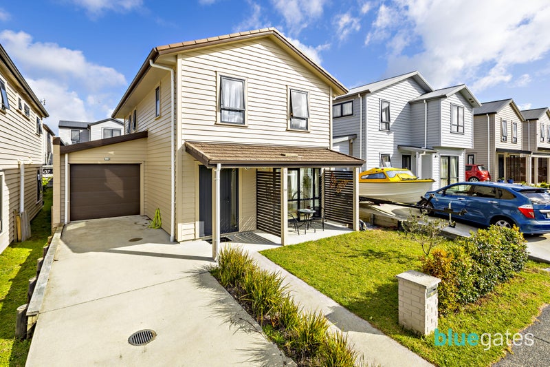 58 Kaimoana Street, Weymouth, Auckland - Carousel 1