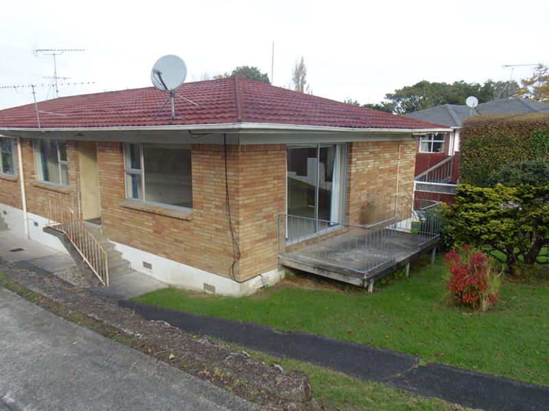 17 Merchant Avenue, Te Atatu South, Auckland - Carousel 1