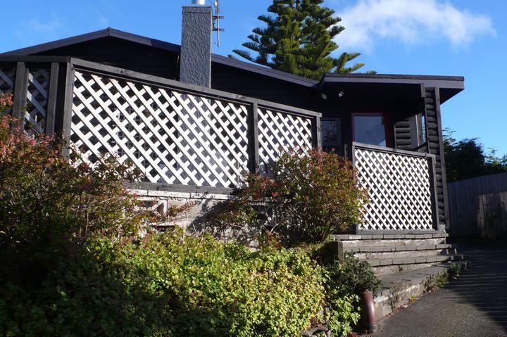 10 William Street, Waikanae Beach, Waikanae - Carousel 1