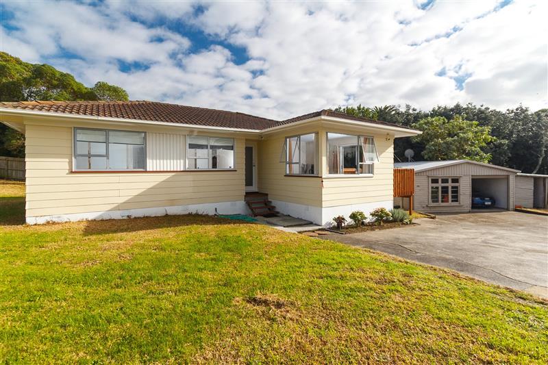 8 Israel Avenue, Clover Park, Auckland - Carousel 1