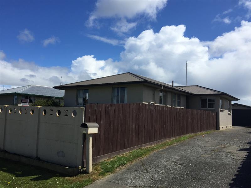 42 Kelso Crescent, Strathern, Invercargill - Carousel 1