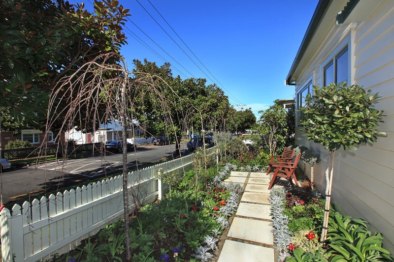 30 Cardwell Street, Onehunga, Auckland - Carousel 2