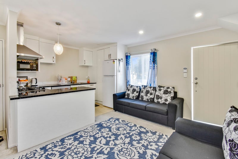 53 Senator Drive, Manurewa, Auckland - Carousel 2