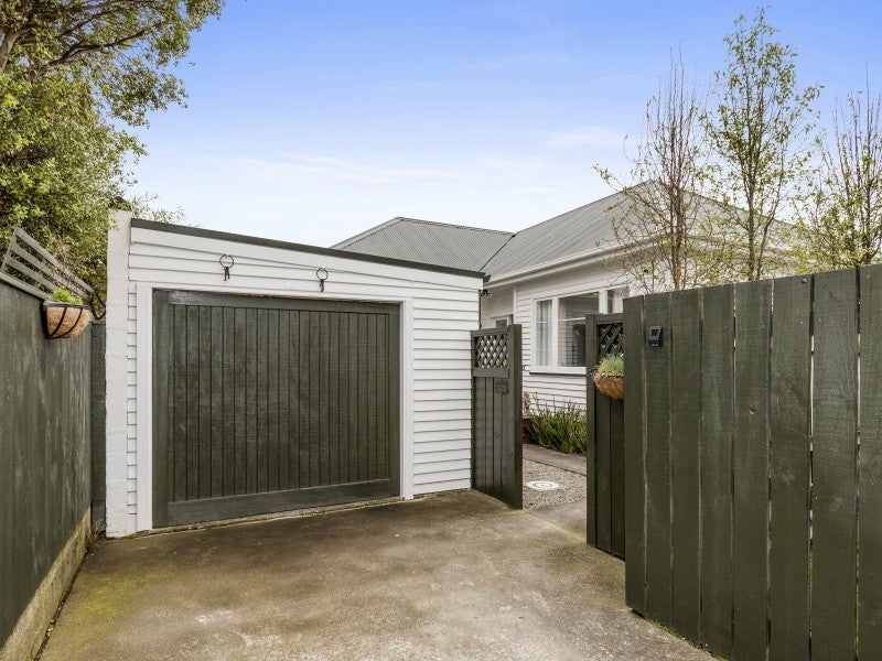 121A Cambridge Terrace, Fairfield, Lower Hutt - Carousel 1
