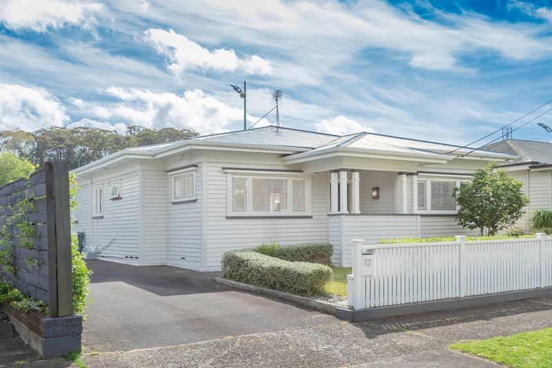 12 Brewster Avenue, Morningside, Auckland - Carousel 1