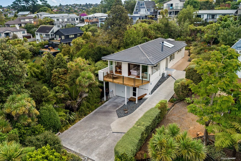 51 Woodlands Crescent, Browns Bay, Auckland - Carousel 1