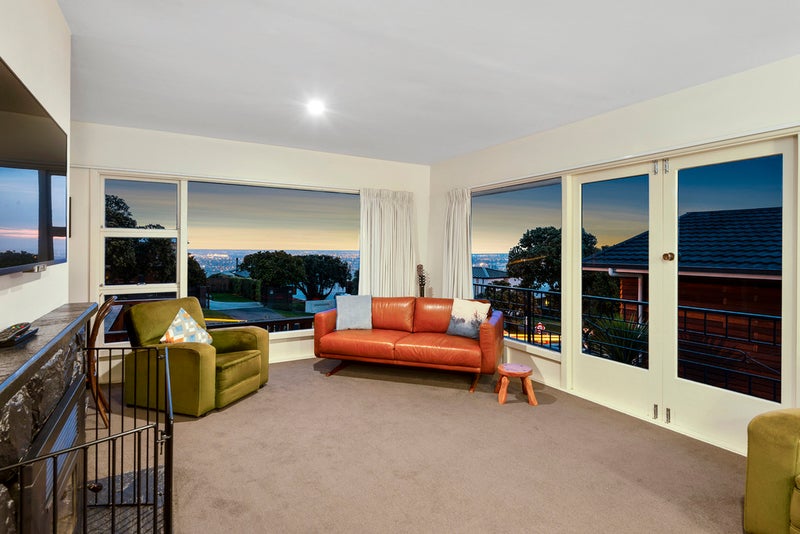 260 Cannon Hill Crescent, Mount Pleasant, Christchurch - Carousel 2