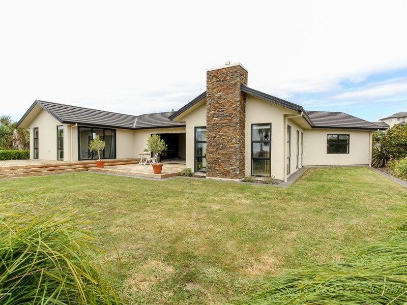 26 Links Drive, Waiwhakaiho, New Plymouth - Carousel 26