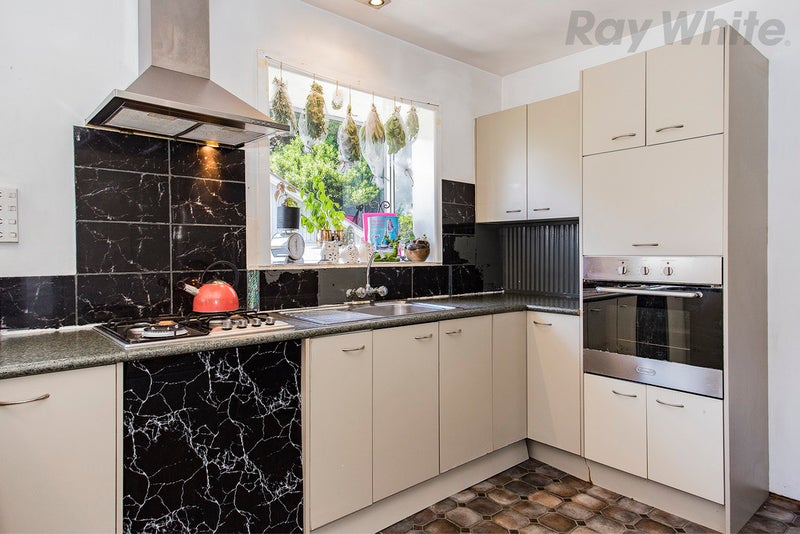 22 Flower Street, Bryndwr, Christchurch - Carousel 2