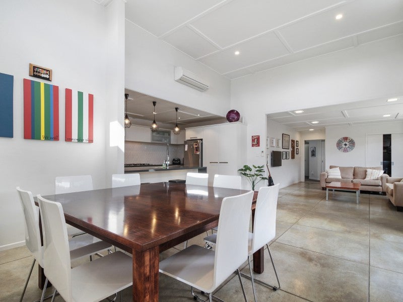 16 Connor Court, Huntington, Hamilton - Carousel 2