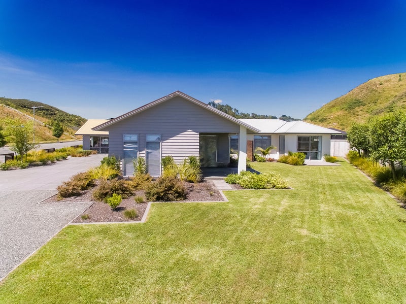 262 Lakes Boulevard, Pyes Pa, Tauranga - Carousel 2