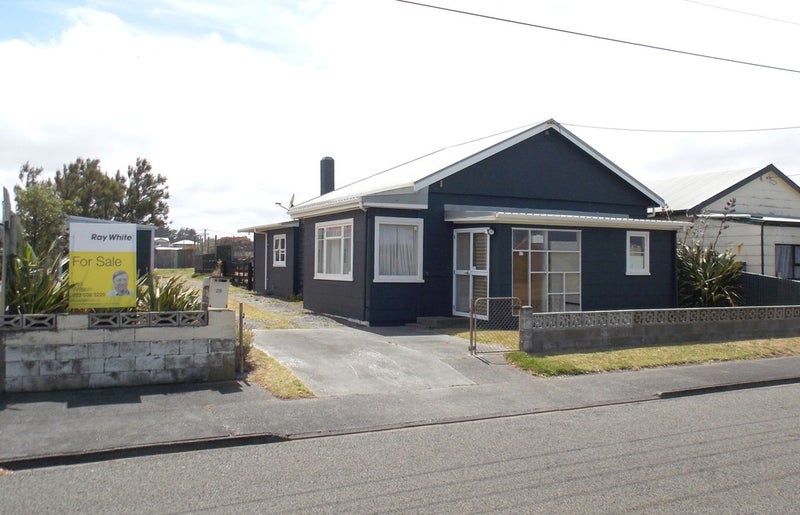 29 Seafront Road, Castlecliff, Whanganui - Carousel 1