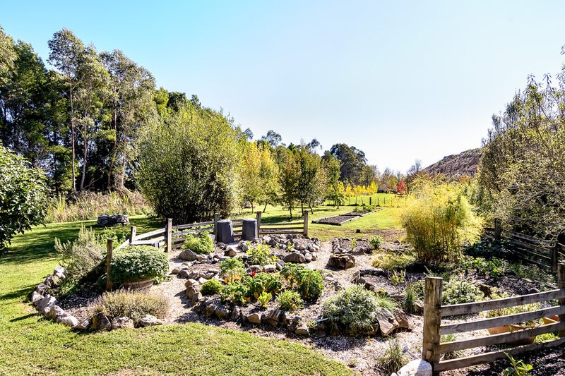 6 Neudorf Road , Moutere, Tasman - Carousel 13