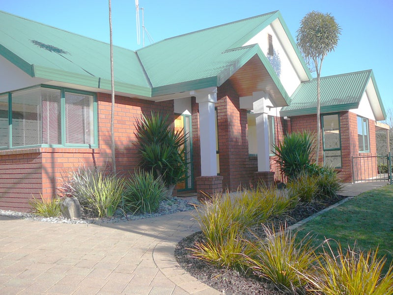 39 Cairns Crescent, Rototuna, Hamilton - Carousel 1