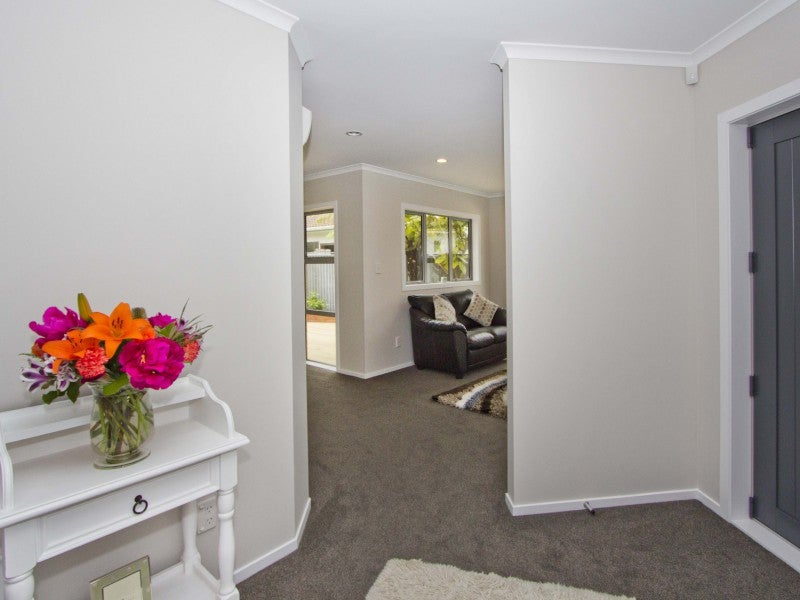 8A Vincent Street, Waterloo, Lower Hutt - Carousel 2