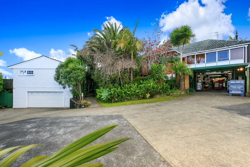 27 Wairau Road, Forrest Hill, Auckland - Carousel 1