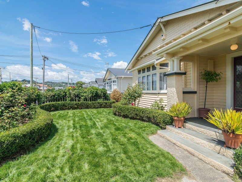 55 Ellesmere Avenue, Miramar, Wellington - Carousel 14