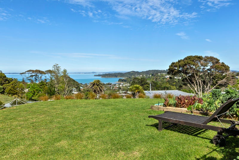 13 Junction Road, Oneroa, Waiheke Island - Carousel 2