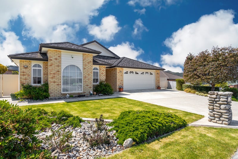 2 James Nairn Grove, Riverstone Terraces, Upper Hutt - Carousel 1