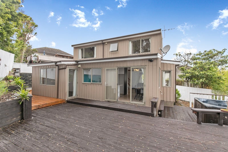968A East Coast Road, Northcross, Auckland - Carousel 1