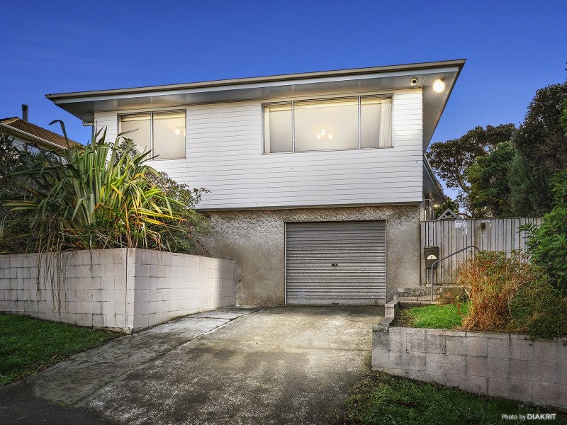 6 Rossport Street, Johnsonville, Wellington - Carousel 1
