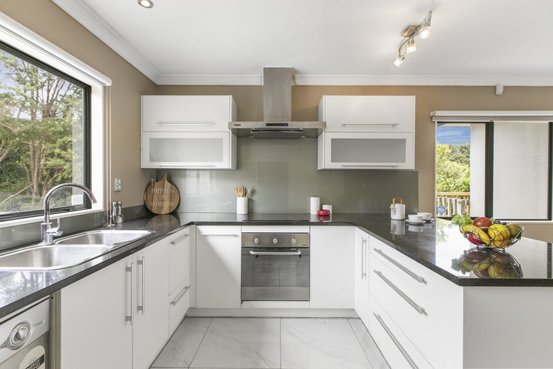 32A Vireya Court, Goodwood Heights, Auckland - Carousel 2