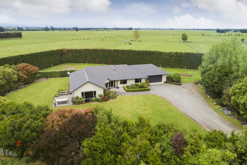 62 Almadale Road, Cheltenham, Feilding - Carousel 1